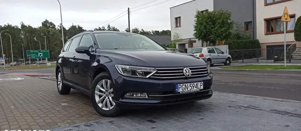 samochody osobowe Volkswagen Passat cena 75900 przebieg: 97000, rok produkcji 2017 z Błaszki